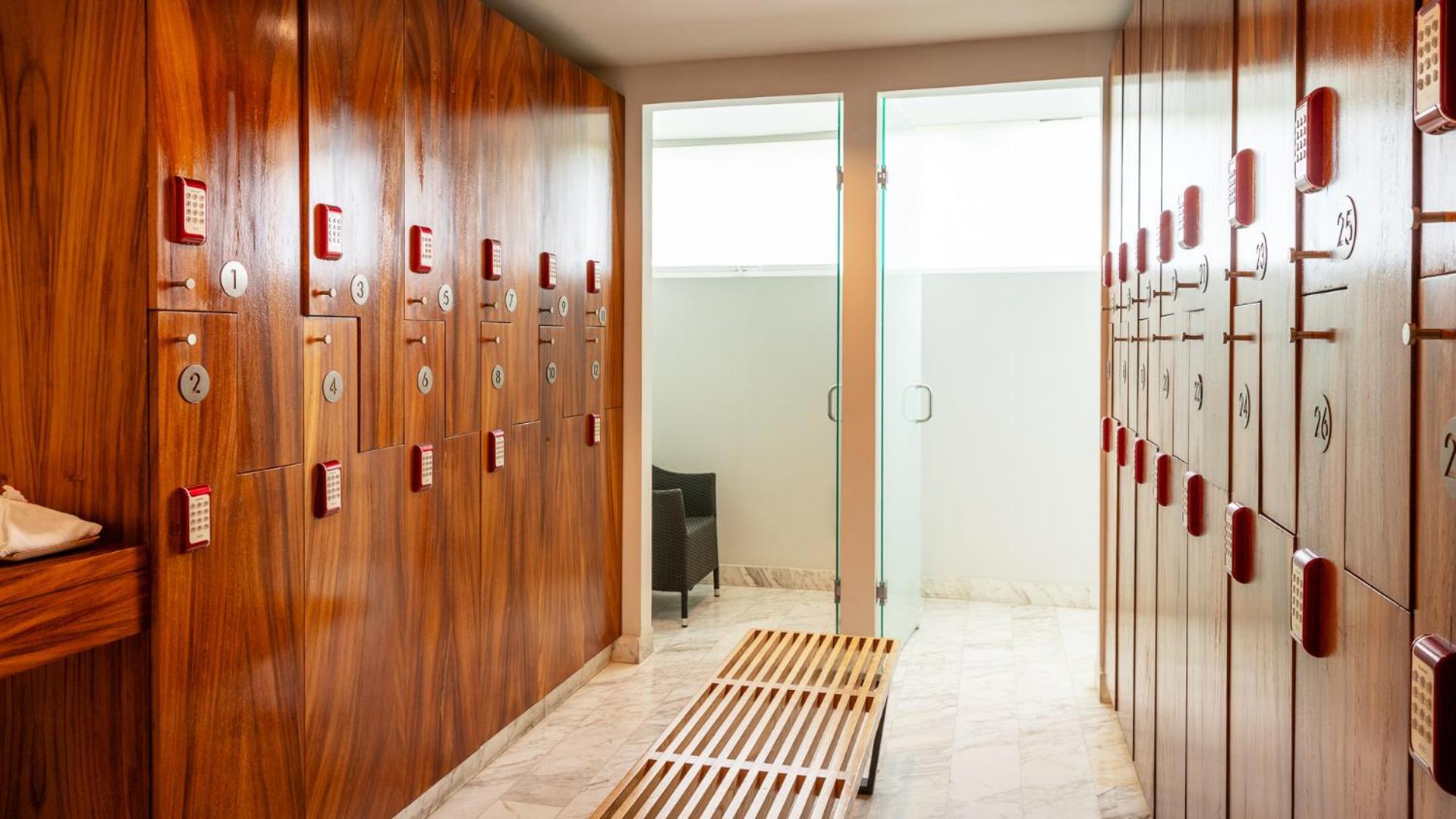 Palacio Mundo Imperial Riviera Diamante Acapulco Extérieur photo A locker room