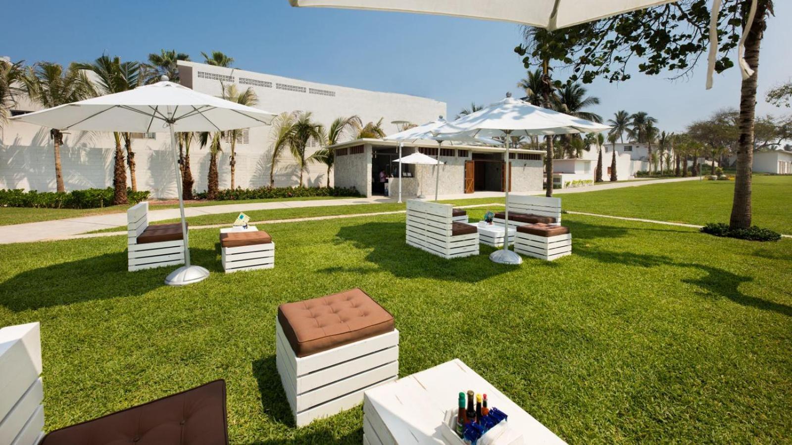 Palacio Mundo Imperial Riviera Diamante Acapulco Extérieur photo The lawn at the Jumeirah Beach Hotel